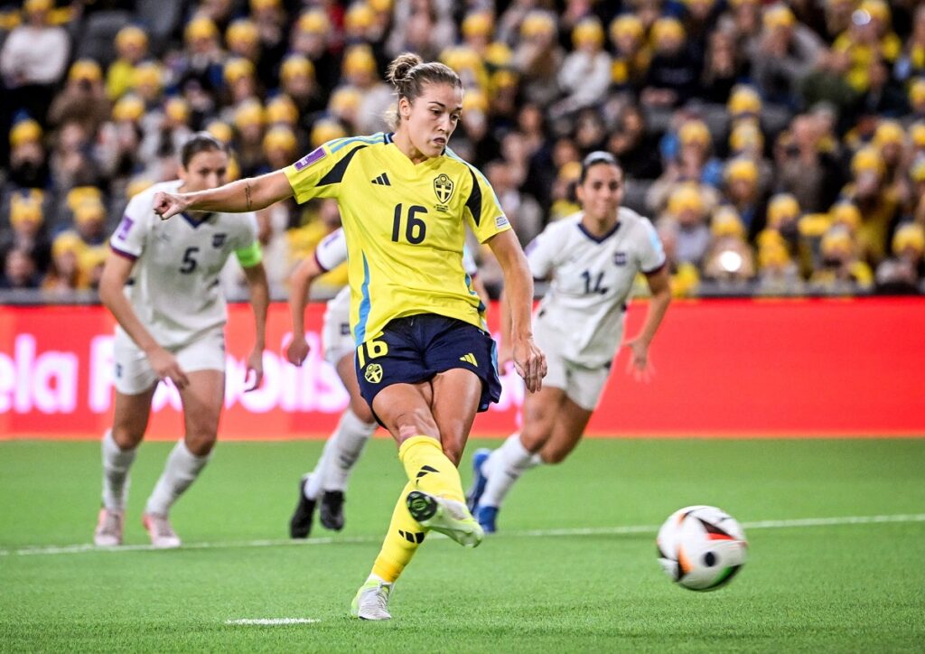 Sweden sweep past Serbia and into women's Euros after 6-0 win