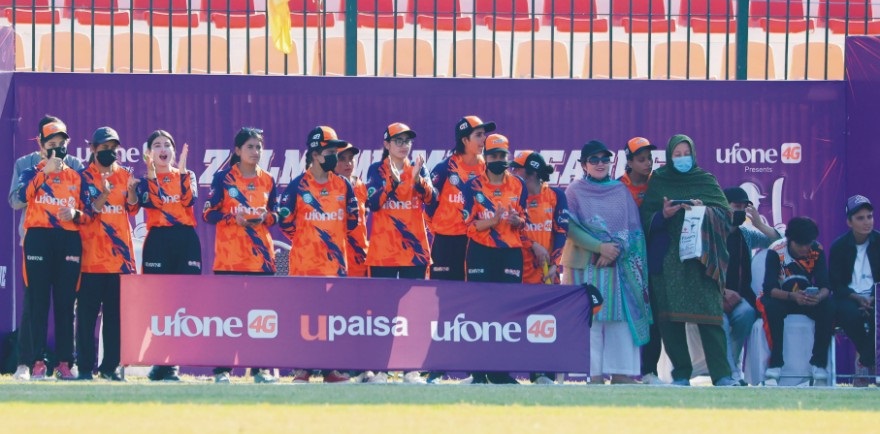 In a nail-biting semifinal showdown at the Hayatabad Cricket Stadium, the Hazara Region won over the Peshawar Thunders.