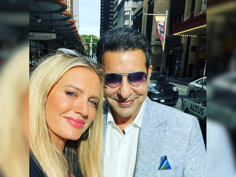 Wasim Akram's divorce rumors rubbished