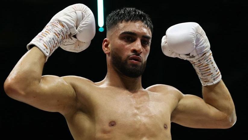 Pakistani-origin British boxer, Adam Azim, showcased his boxing prowess by thrashing Sergey Lipinets in a brutal performance.