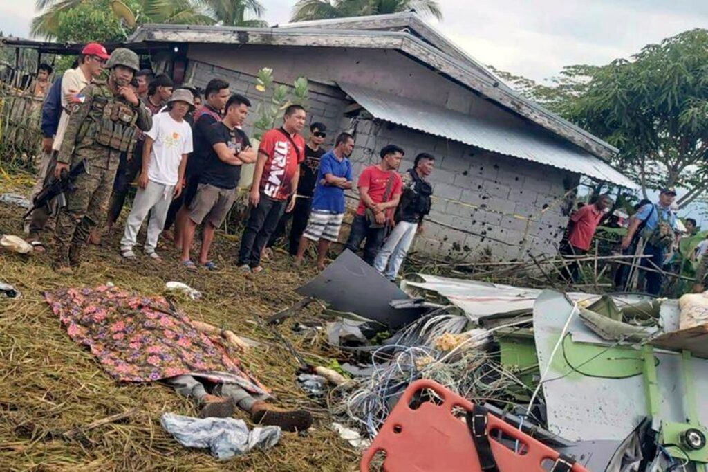 One US military service member and three defense contractors were killed in an aircraft crash in the southern Philippines.