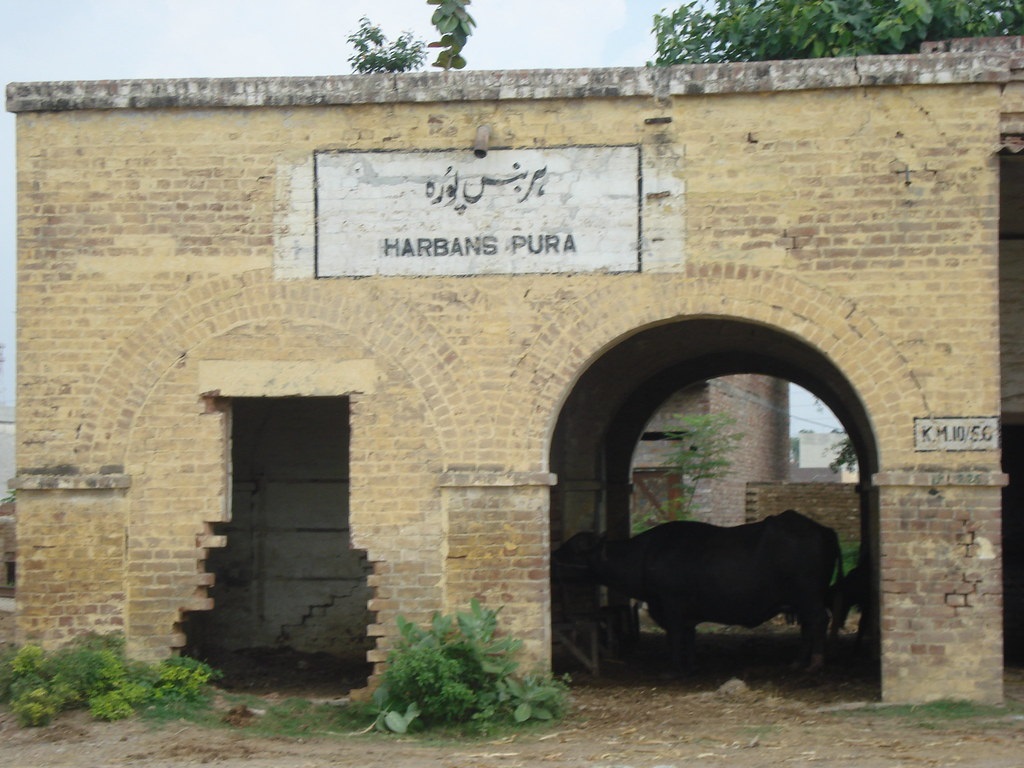 Lahore's Harbanspura Railway Station, which was at its pinnacle once, saw the evolution of Pakistan Railways and also witnessed the British Raj, has reduced to ruins today. The doors and walls are in a state of disrepair.
