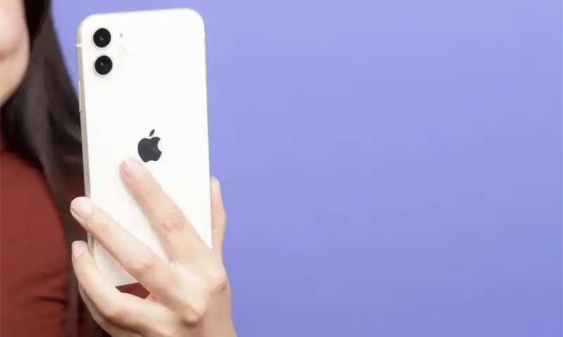 lower-cost iPhone SE