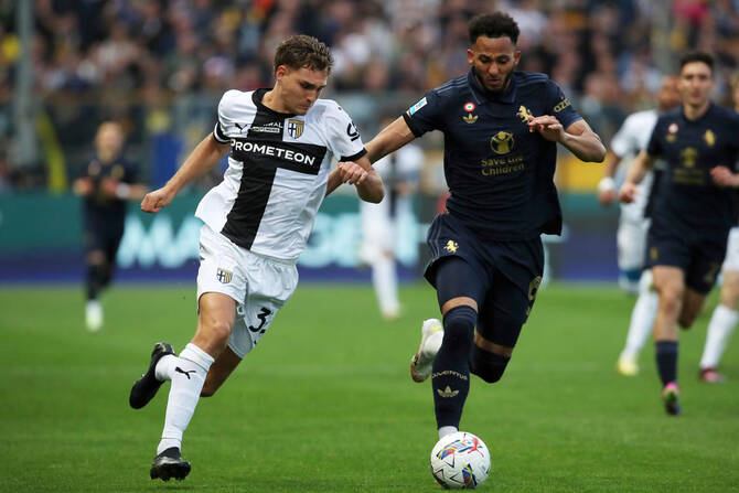 Juventus stumbled to a 1–0 defeat at Parma, failing to impress with a sleepy performance as they slipped out of the top four.