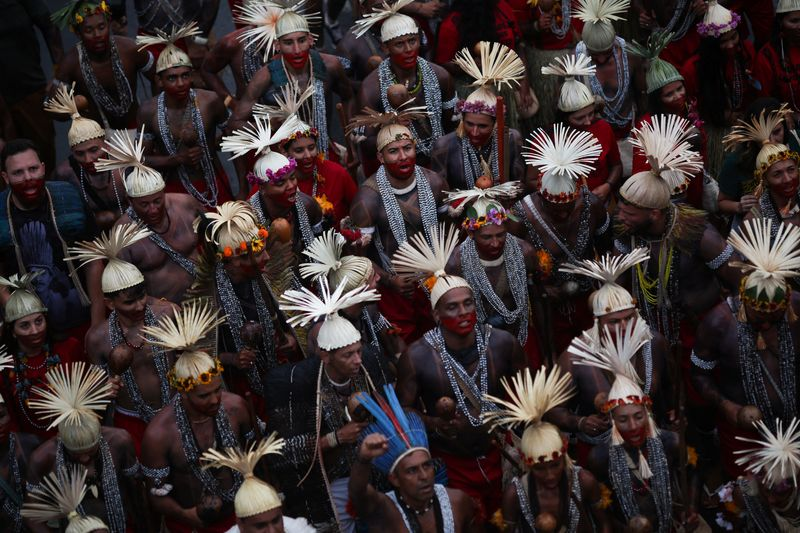 Tourist family, pilot killed in ‘tragic’ New York helicopter crash