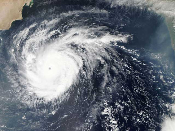 cyclone threat to Pakistan's coastal areas