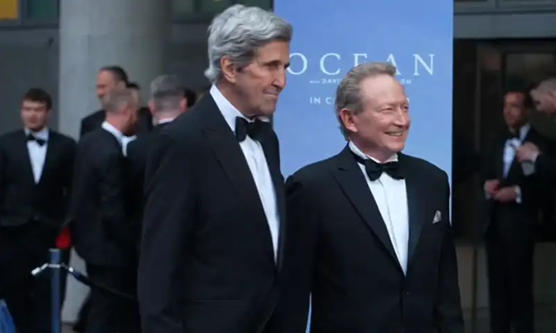 British naturalist David Attenborough ocean