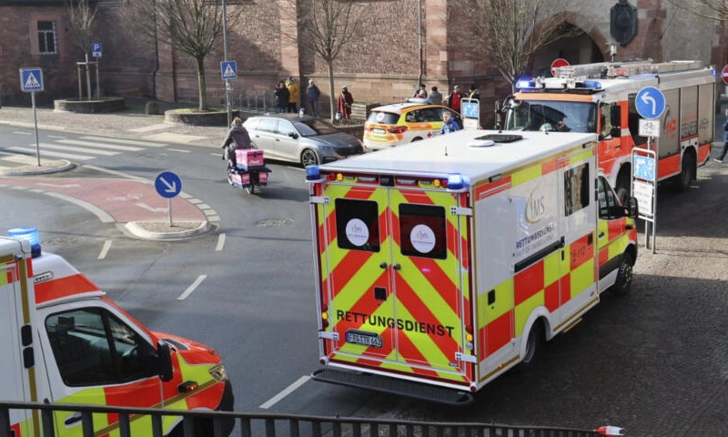 Twelve injured in Hamburg knife attack