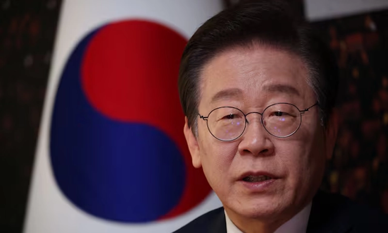 South Korea frontrunner Lee suggests extending US tariff talks
