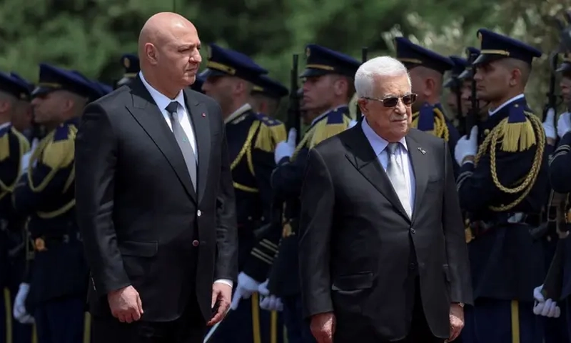 Abbas, Aoun back arms under Lebanese state control