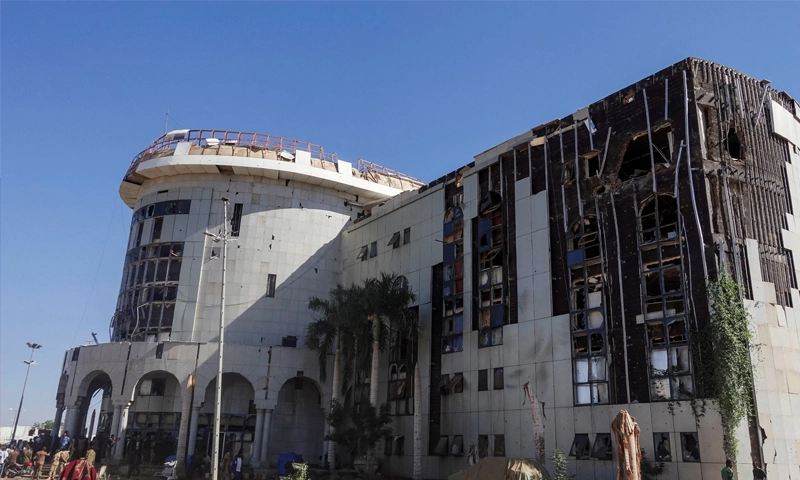 Paramilitary shelling