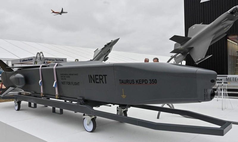 West lifting range limits on Ukraine arms 'quite dangerous'