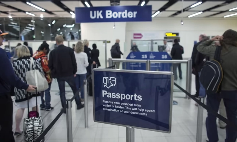 UK net migration in 2024 fell by half to 431,000