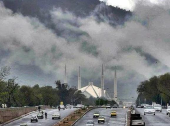 Residents across Pakistan should brace for an exciting weekend of weather featuring wind-thunderstorms, hail and lightning on Sunday.