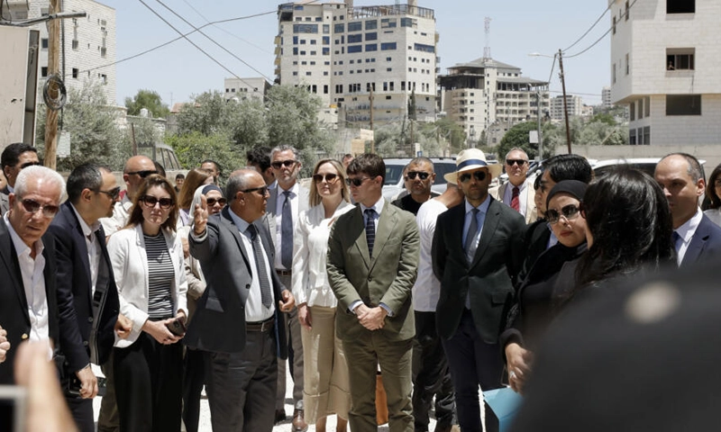 Israeli 'warning' fire