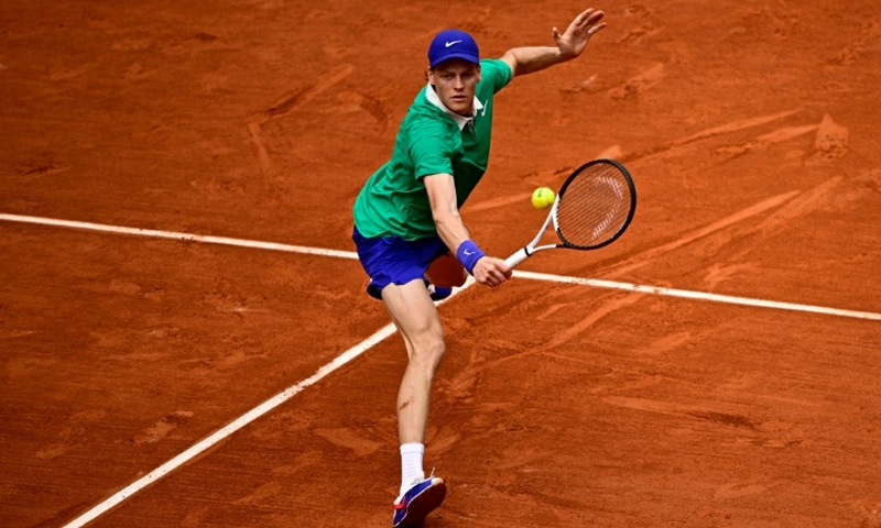 Sinner marches into French Open