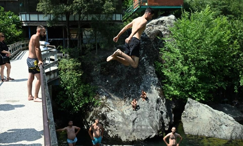 Heatwave across Mediterranean sparks health and fire warnings