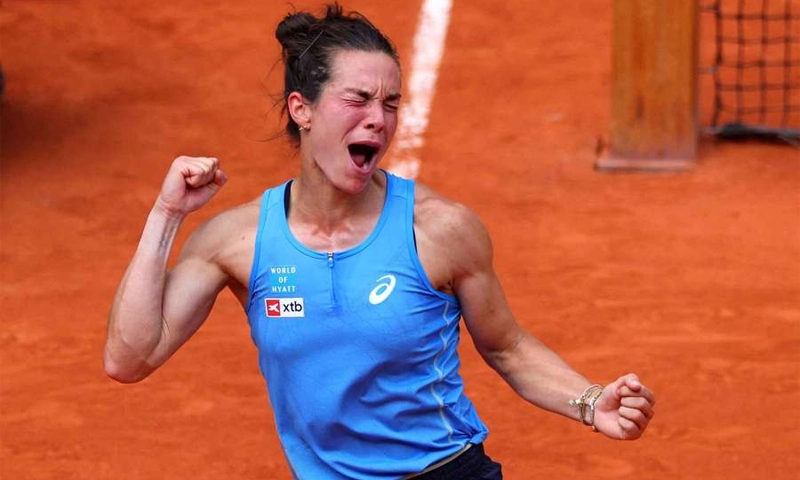 Boisson shocks Andreeva to meet Gauff in French Open semis