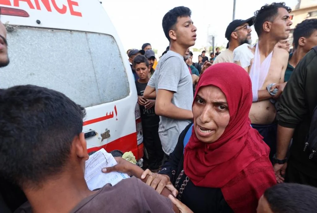 Palestinians aid site