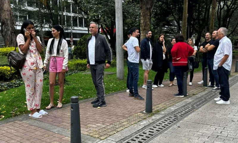 earthquake shakes Bogota