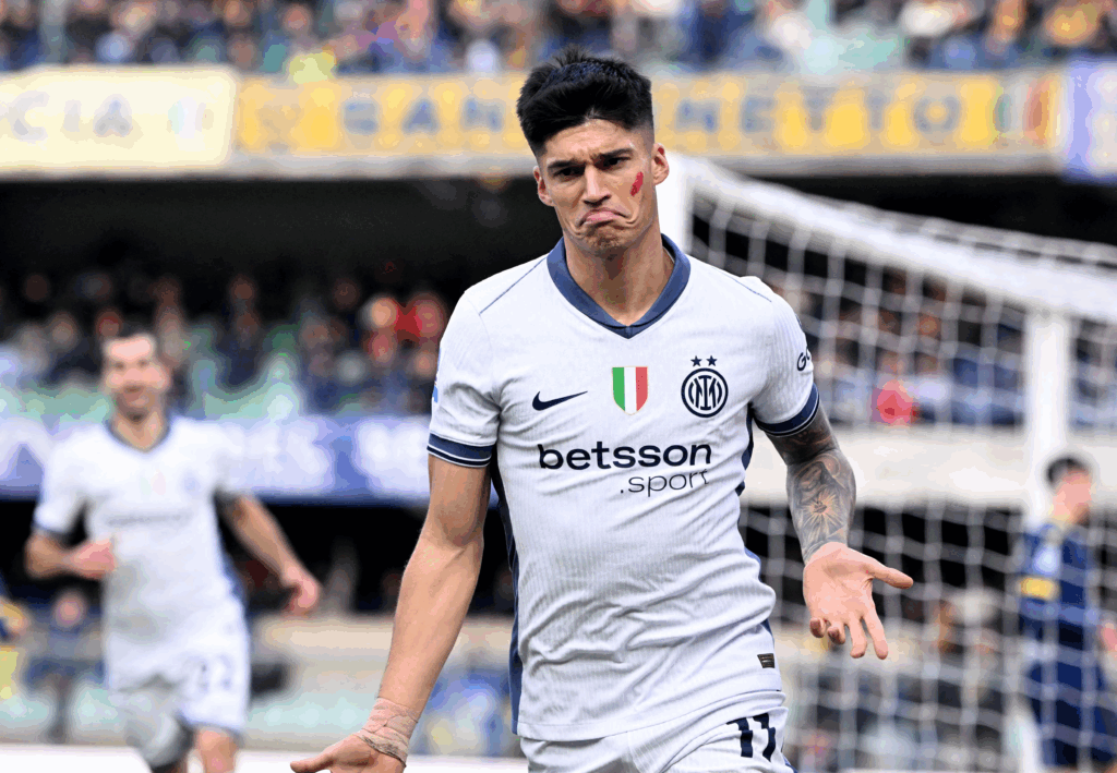 Botafogo have signed Argentine forward Joaquin Correa on a deal until the end of 2027 after his contract with Inter Milan expired.