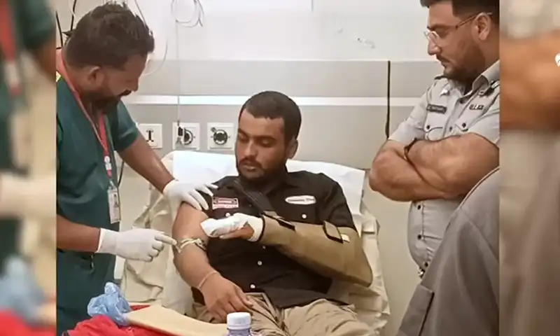 pakistan navy operation to rescue indian crew