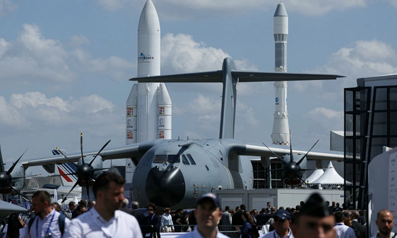 Israel weapons stands at Paris Airshow