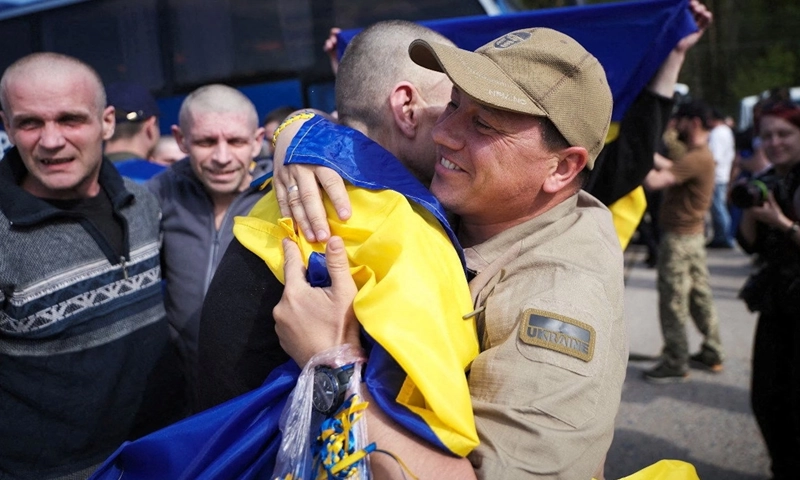 Russia, Ukraine swap prisoners