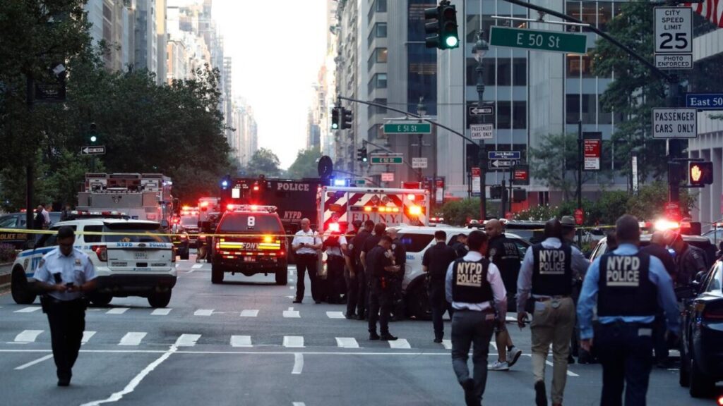 5 dead in Manhattan firing incident