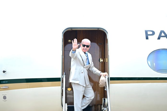 PM leaves for Azerbaijan