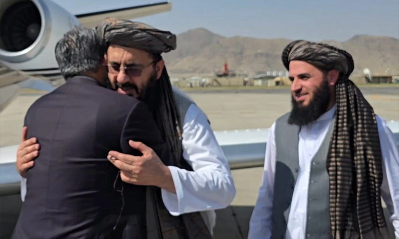 Mohsin Naqvi, Sadiq Khan in Kabul for security talks