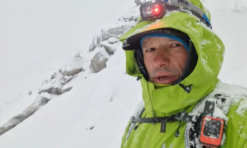 Sherpas bring injured Polish climber down to Broad Peak Camp 1