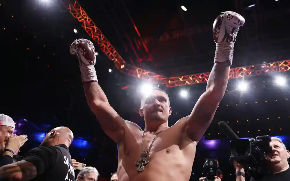 Oleksandr Usyk floored Briton Daniel Dubois in the fifth round of a thrilling contest at Wembley Stadium on Saturday to once again become the undisputed heavyweight boxing world champion.