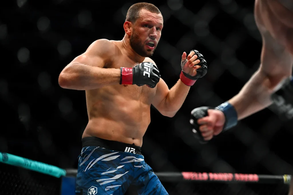 Reinier de Ridder took home a split-decision victory Saturday over Robert Whittaker in the main event of UFC Fight Night at Abu Dhabi.
