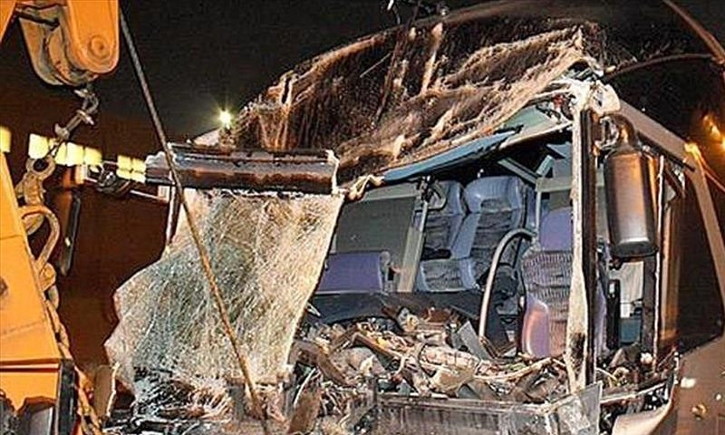 bus crashes on Dominican beach