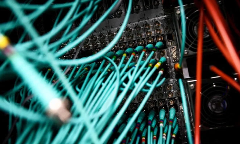 G-B faces communication disruptions