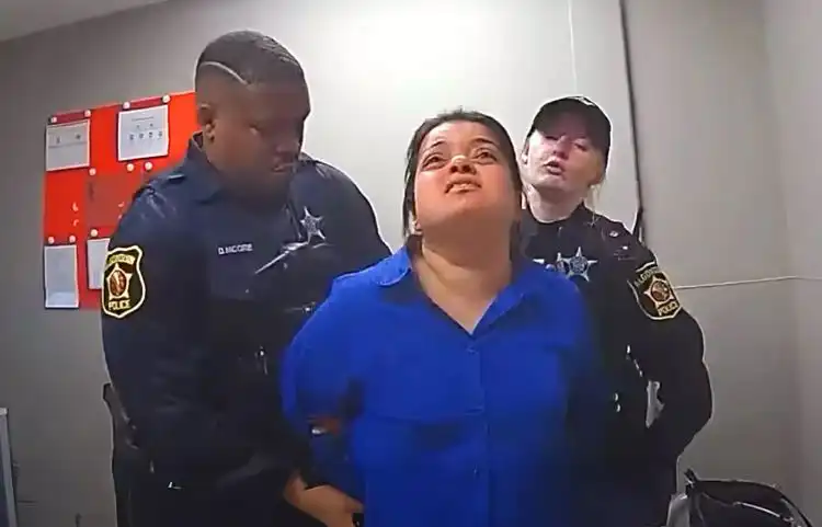 Indian woman caught shoplifting in US