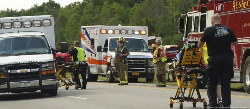 Five killed in New York bus accident