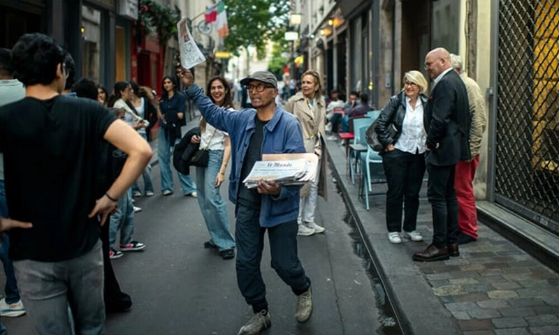 Macron to honour Paris' last newspaper hawker. He is from Pakistan