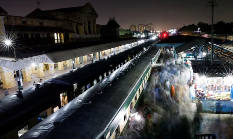 Pakistan Railways succeeds in breaking 30-year revenue record: Hanif Abbasi claims