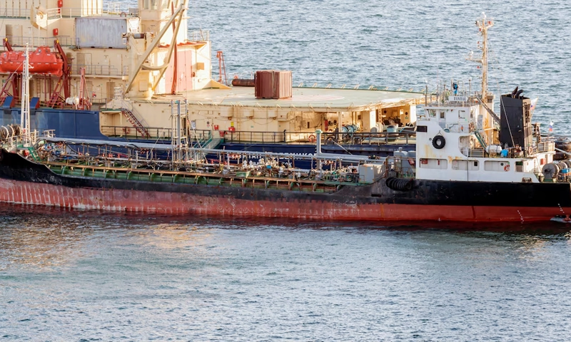 US sanctions force vessels with Russian oil to divert from India