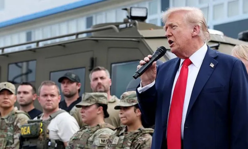 Democrats say Trump cannot deploy troops in Chicago