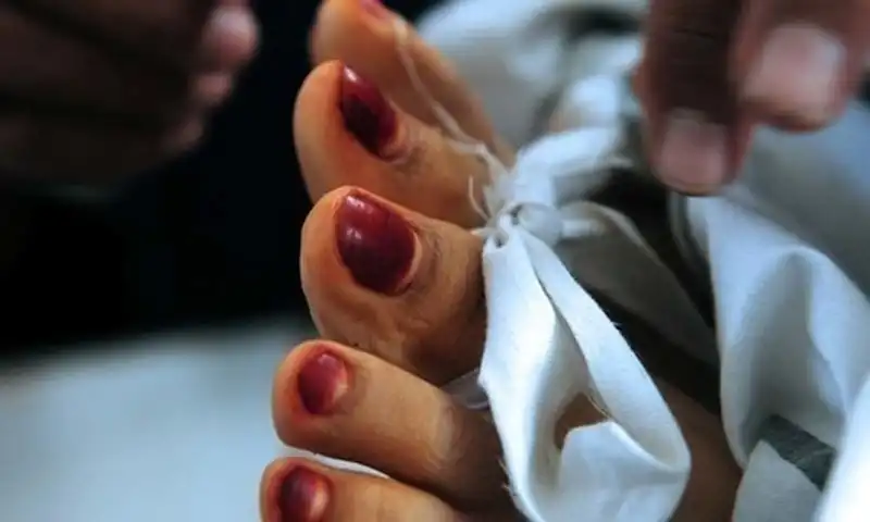 Girl dies while fleeing harassers in Muzaffarabad