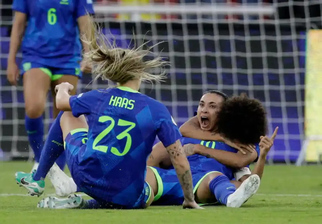 Brazil successfully defended their Women's Copa America crown with a thrilling 5-4 penalty shootout win over Colombia in Saturday's final.