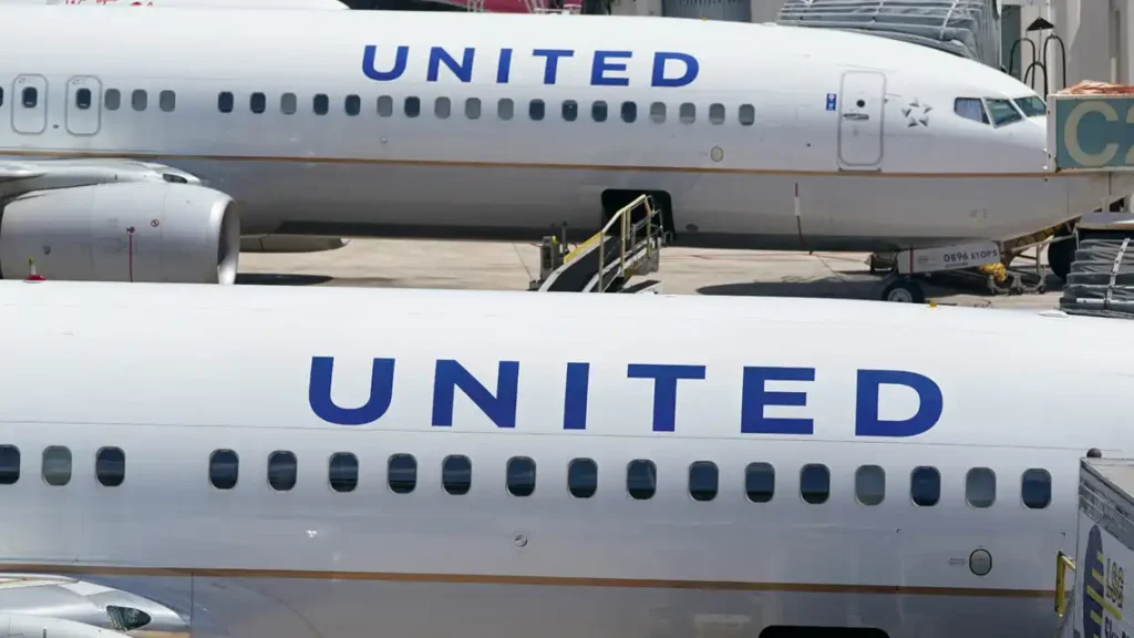 United airlines ground flights across US