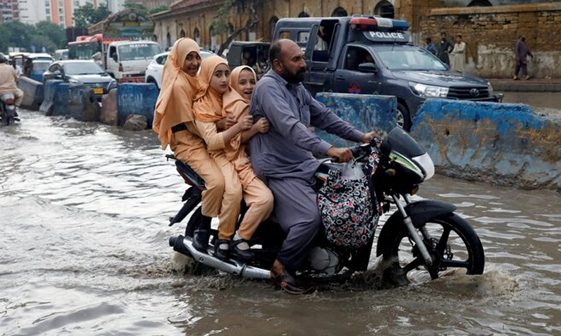 karachi school closed amid heavy rains