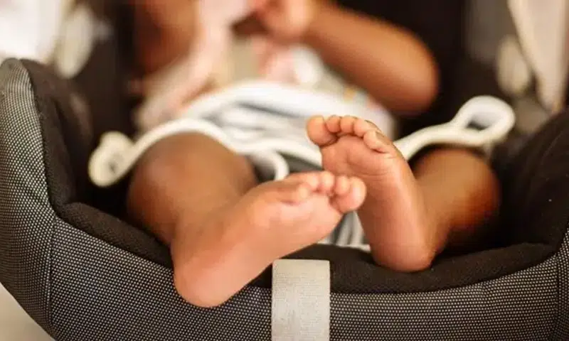 smuggling newborns abroad