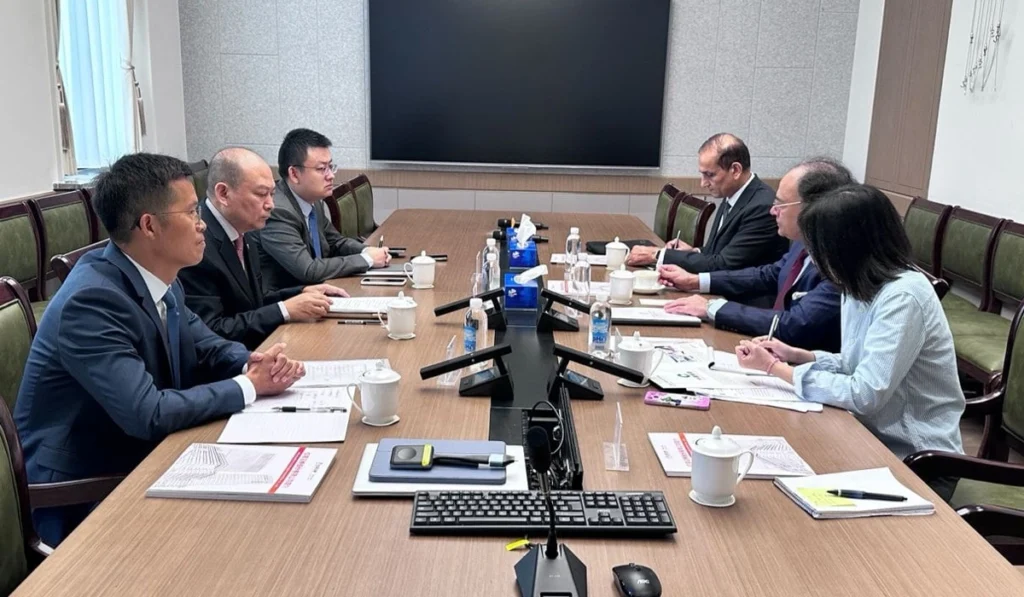 Aurangzeb Hongta Securities