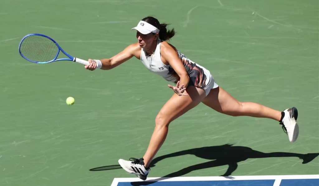 Pegula sweeps into US Open semifinals