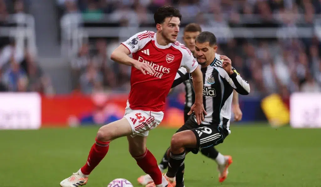 Arsenal can go top as Liverpool seek to return to winning ways